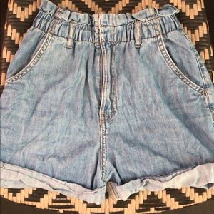 Paper bag shorts. High waisted